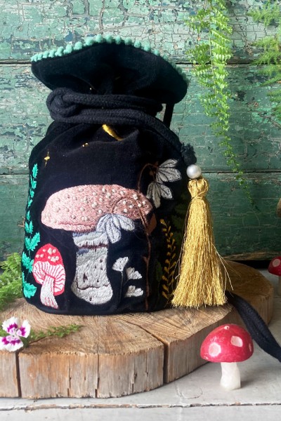 Forage Black Pouch 